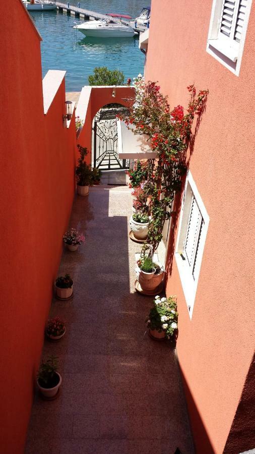 Vila "Mare" Banjol Exterior foto